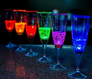 светящиеся стаканы и бокалы