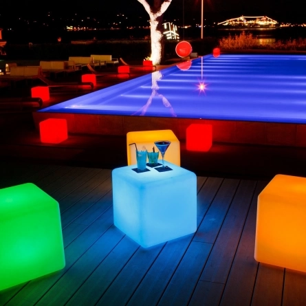 Светодиодный куб "Базз" 40 см RGB