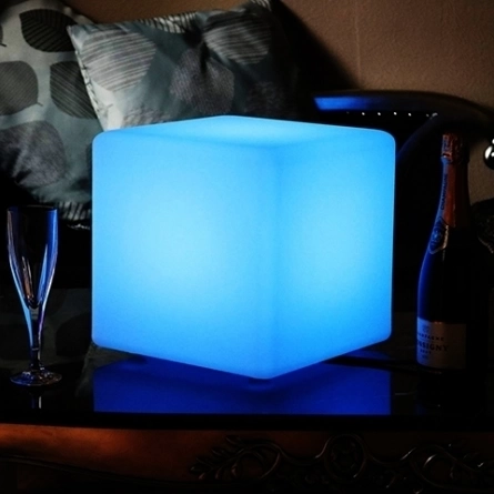 Светодиодный куб "Базз" 20 см RGB