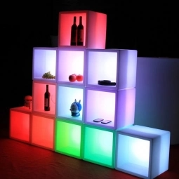 Светодиодный куб "Дарт" 40 см RGB (аккумулятор)