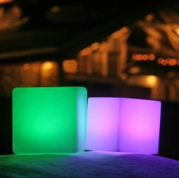 Светодиодный куб "Базз" 20 см RGB